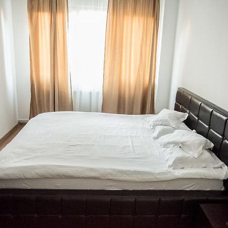 Executive Apartments 2 Крайова Экстерьер фото