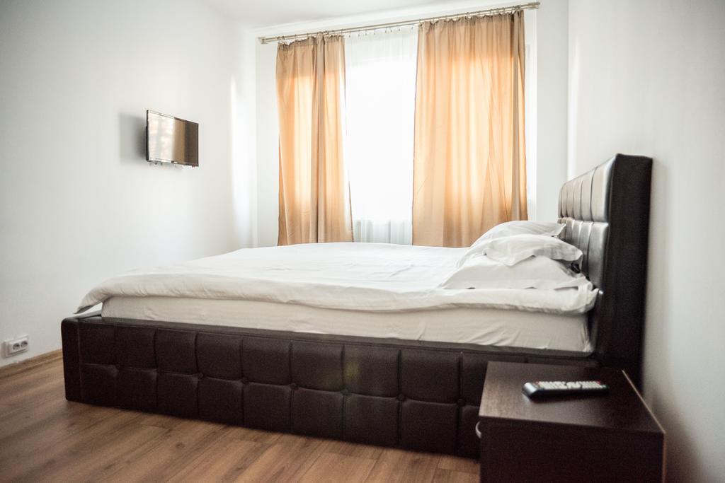 Executive Apartments 2 Крайова Экстерьер фото