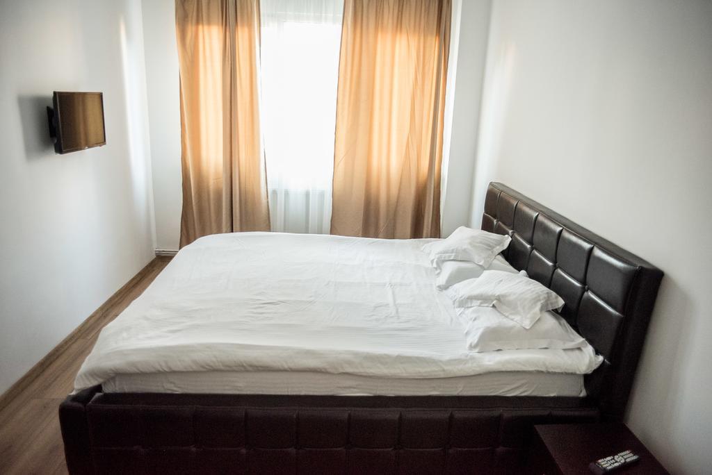 Executive Apartments 2 Крайова Экстерьер фото